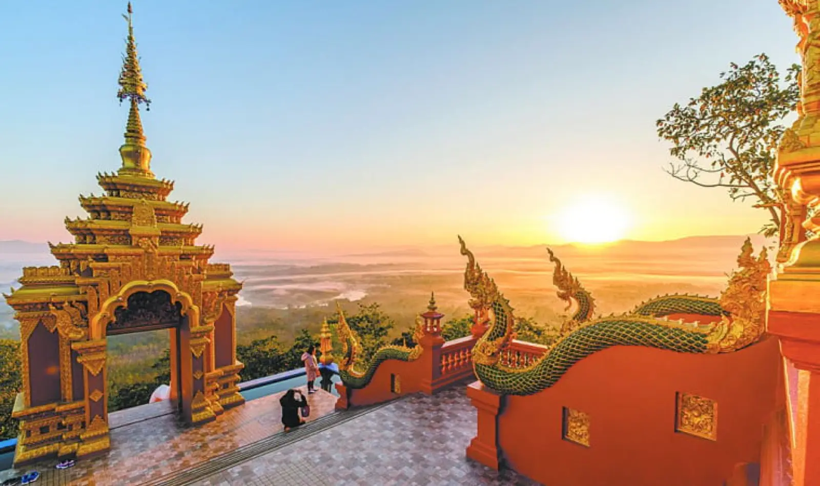 วัดบนยอดดอยยามพระอาทิตย์ตก จังหวัดลำปาง